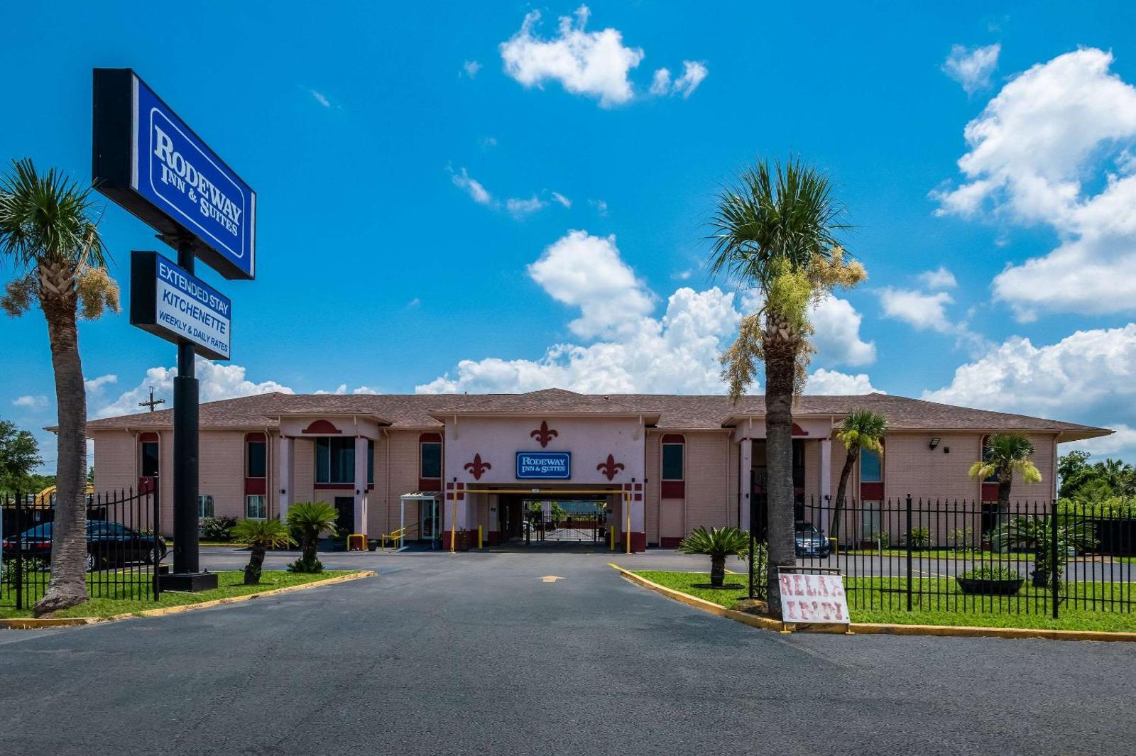 Rodeway Inn & Suites East